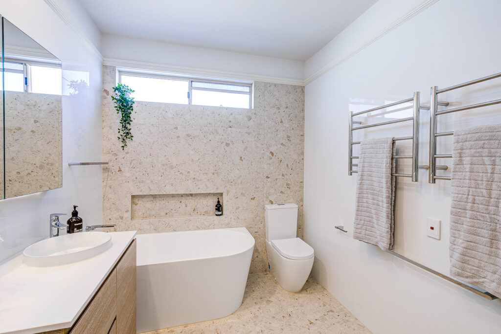 Vertical Heated Towe Rail - Ensuite Bathroom Renovation